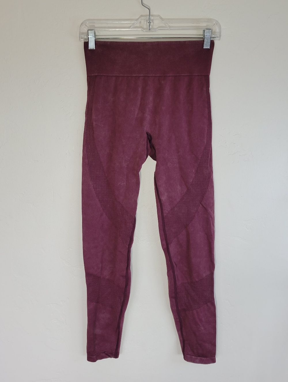 Victoria's Secret PINK Seamless Leggings in Wine WOMEN SIZE M